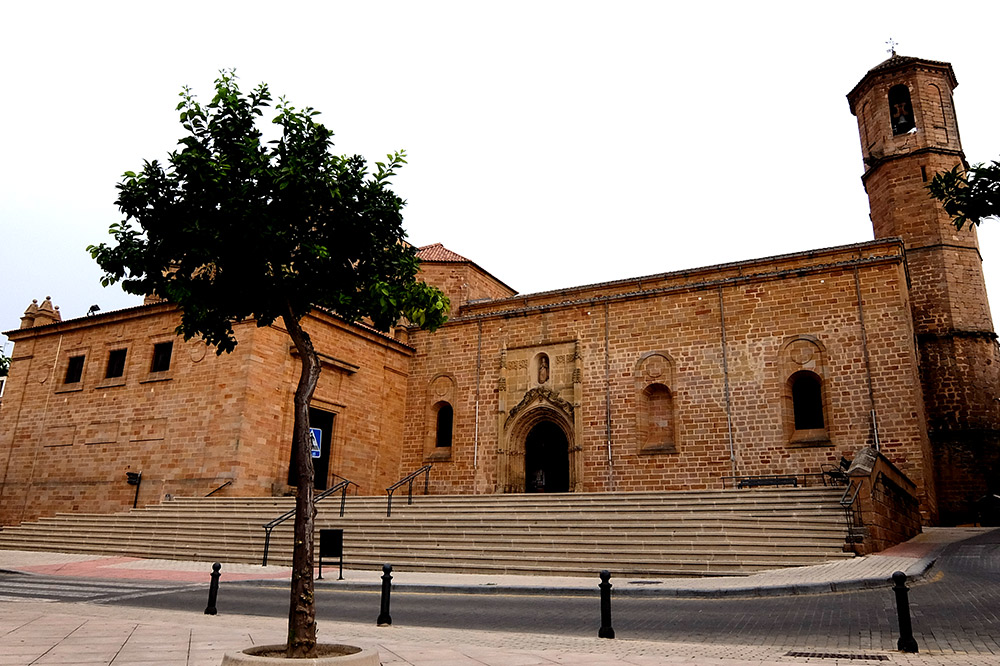 Basílica de Santa María de la Asunción de Linares